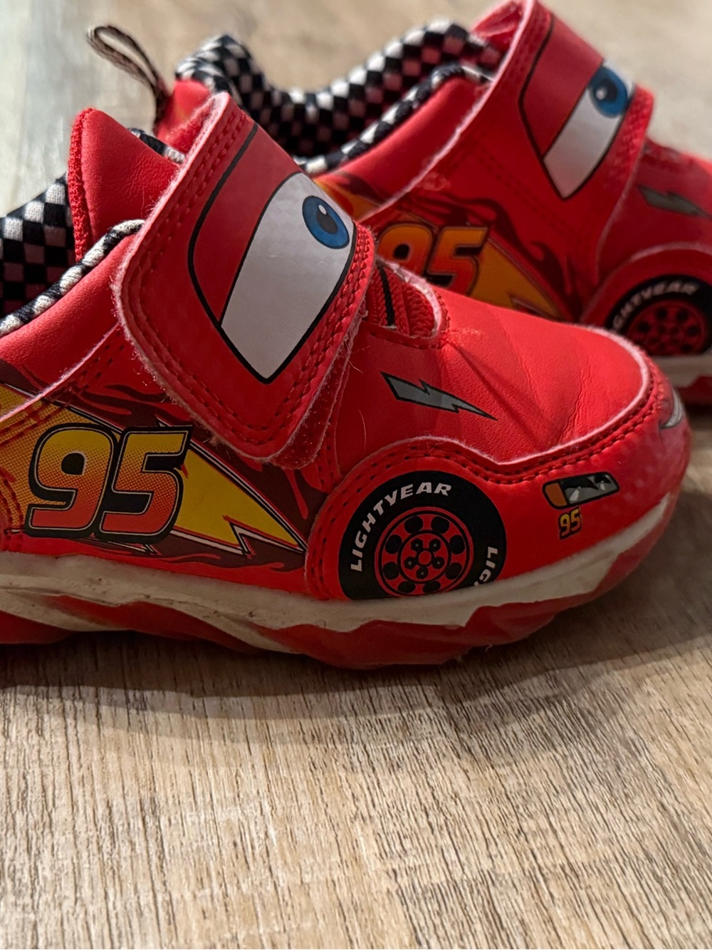 Disney Pixar Kids Lightning McQueen Shoes Size 9 - Picture 3 of 5